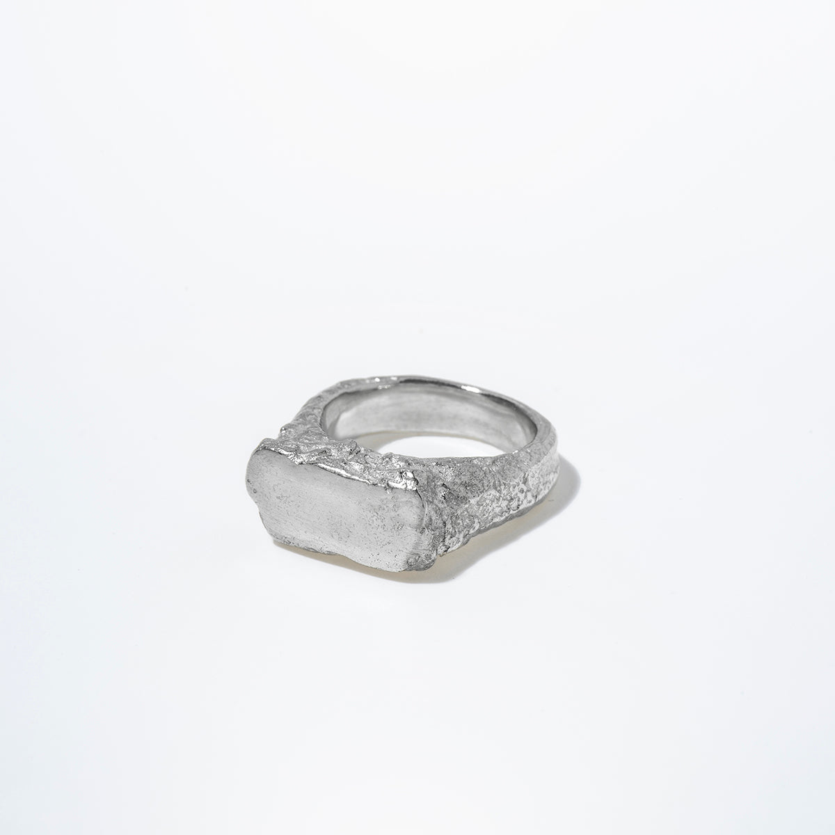 RAISED SIGNET ring