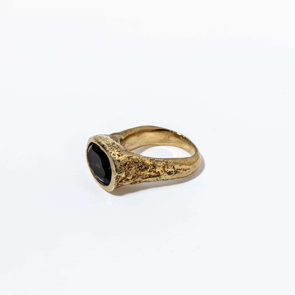 SMOKE RING with oval smokey quartz