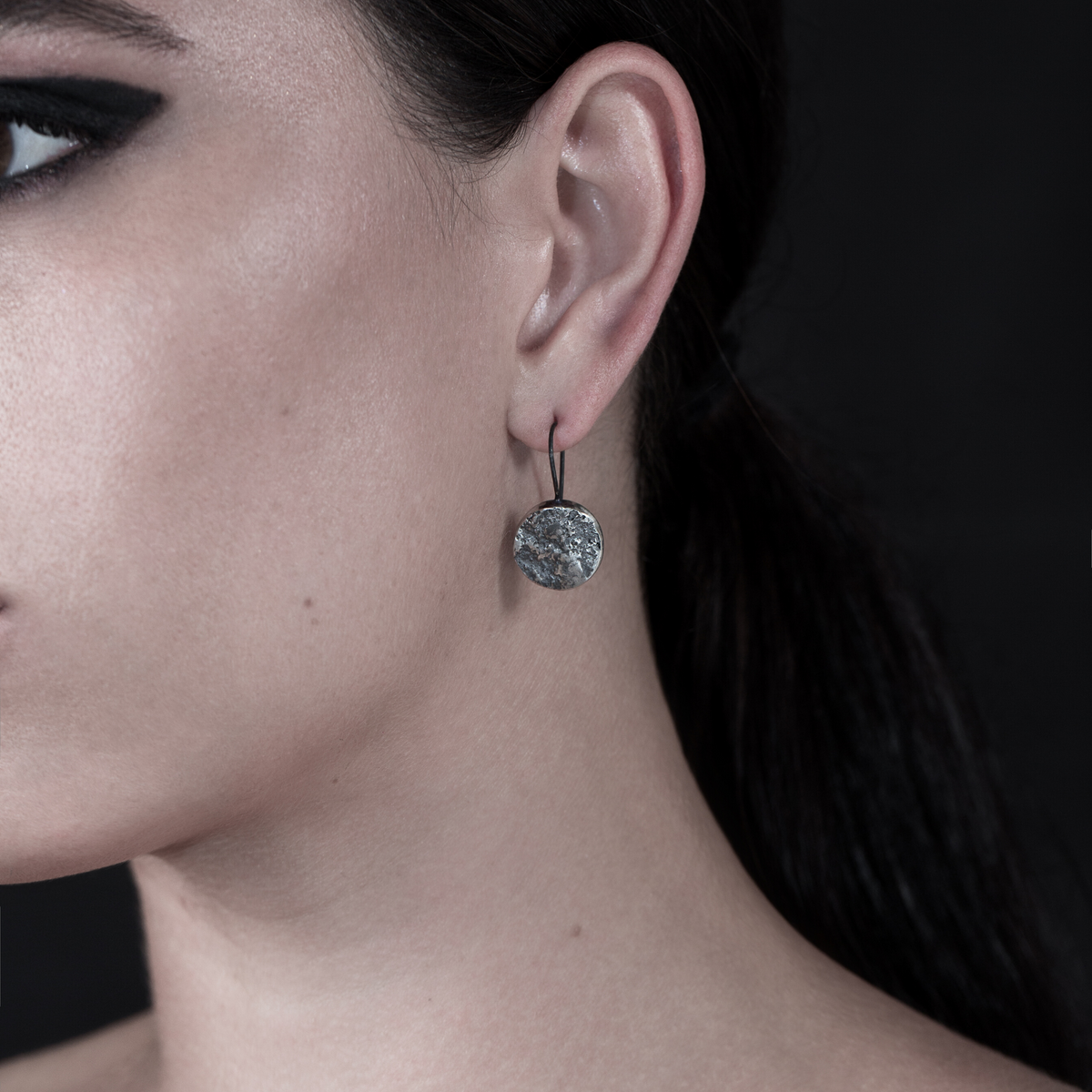 Textured Circle Hang Earrings