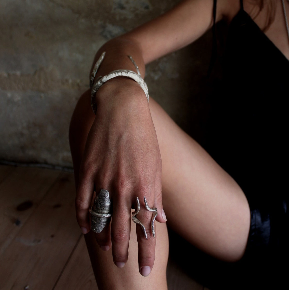 Crested Ring